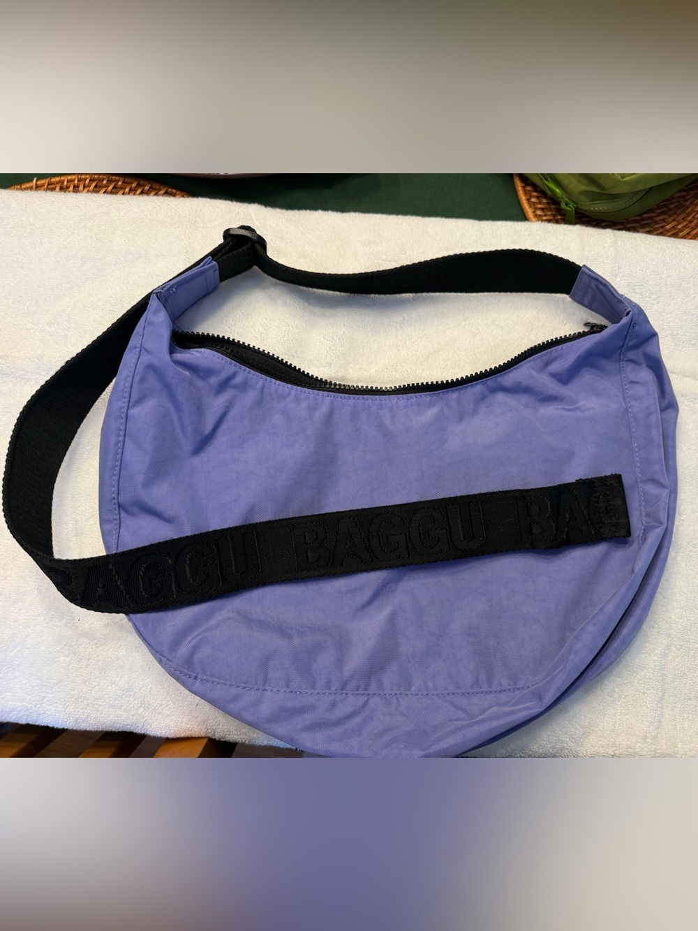 BAGGU Crescent Bag. Bluebell with Black Strap